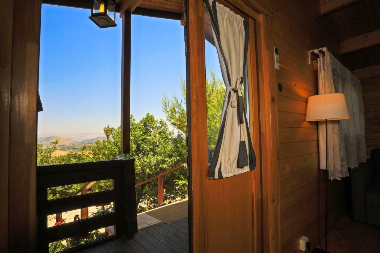 Mountain Breeze Lodge & Resort Al Salt Exterior foto